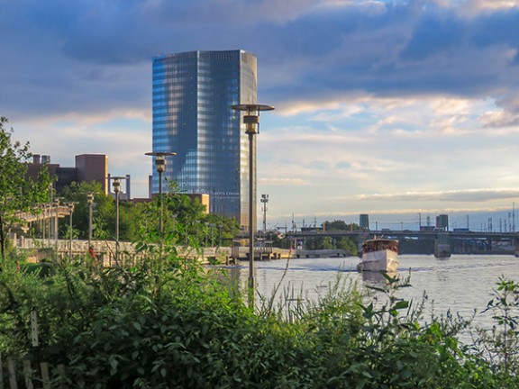 Riverboat tour on Schuylkill Banks