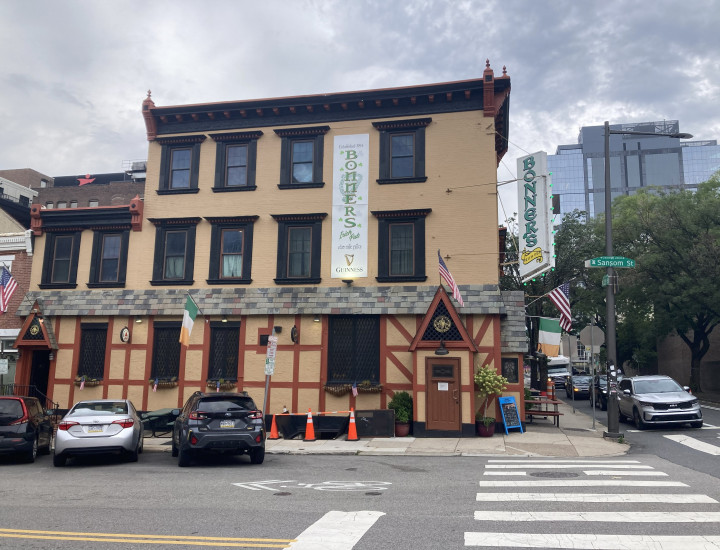 Exterior of Bonner's Irish Pub